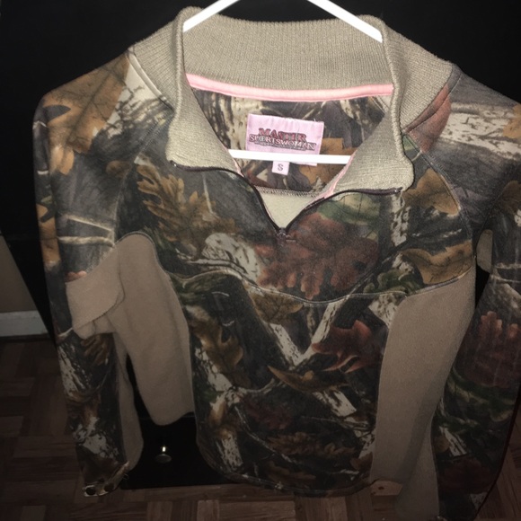 Pullover/Jacket - Picture 2 of 3